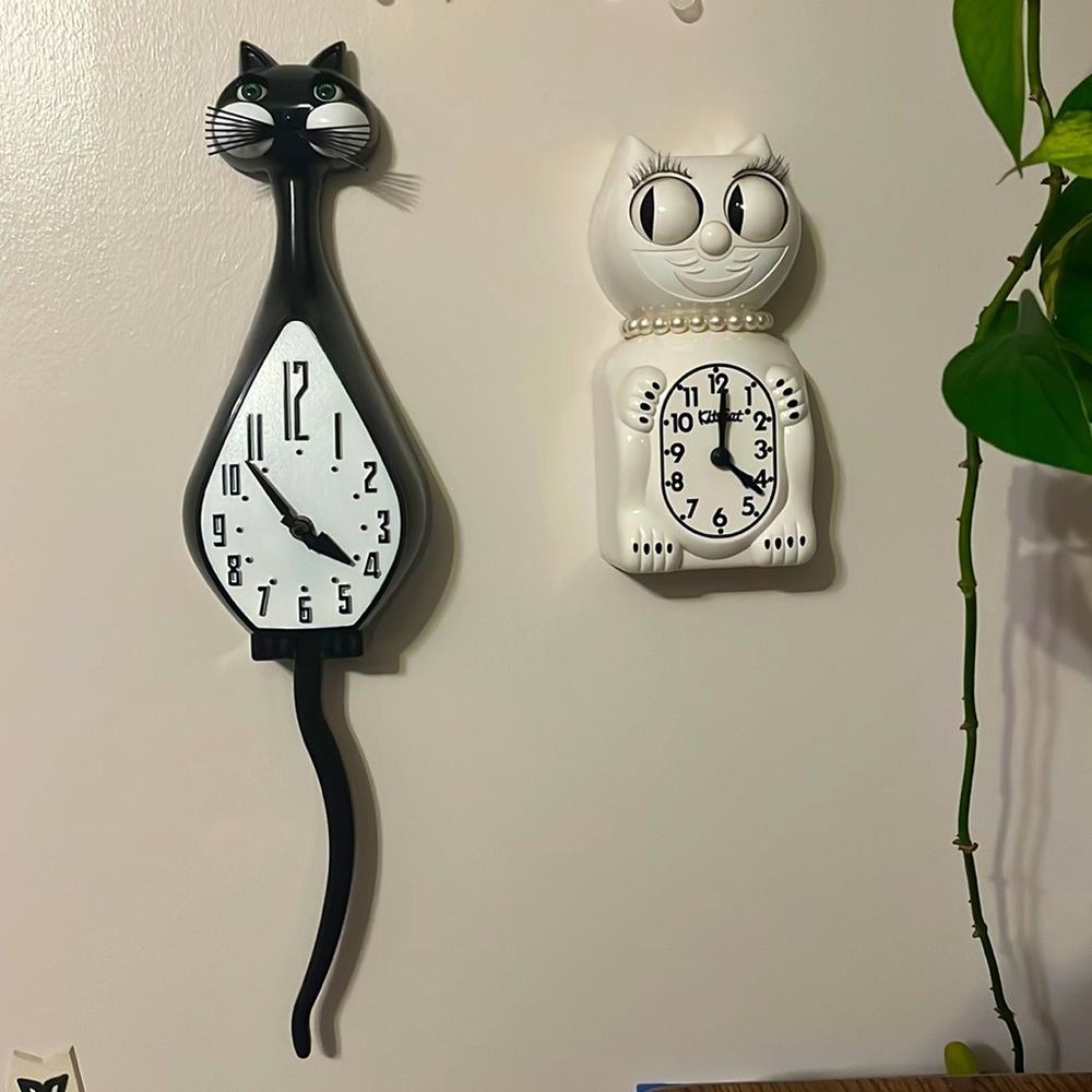 Vintage black cat clock